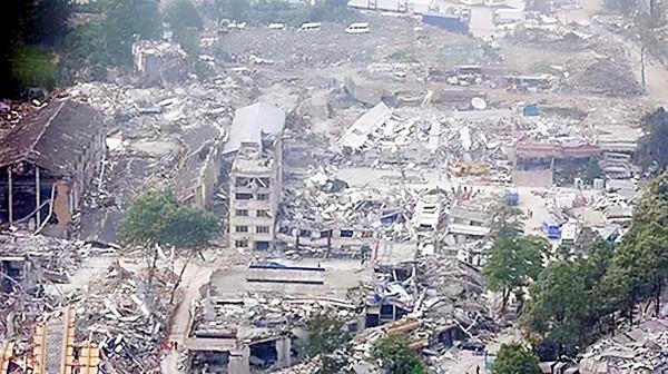 她在汶川地震中喪女失腿,6年後再嫁華裔學霸,今兒女雙全很幸福 她在汶川地震中喪女失腿,6年後再嫁華裔學霸,今兒女雙全很幸福