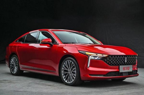 用GT風格打造家轎,全新第三代奔騰B70有哪些看點? 用GT風格打造家轎,全新第三代奔騰B70有哪些看點?