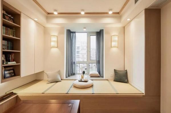 為培養孩子的閱讀習慣，她把130㎡的家裝修成“圖書館”，真明智