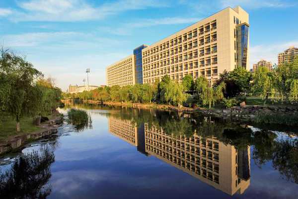 一女孩考上山東大學，開學第一週直言要退學，表示“無法忍受了”