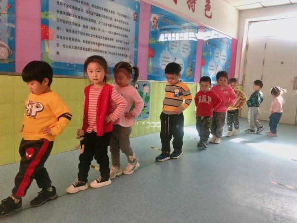 幼兒園裡的安全小常識——黃村二幼小班生活活動 幼兒園裡的安全小常識——黃村二幼小班生活活動