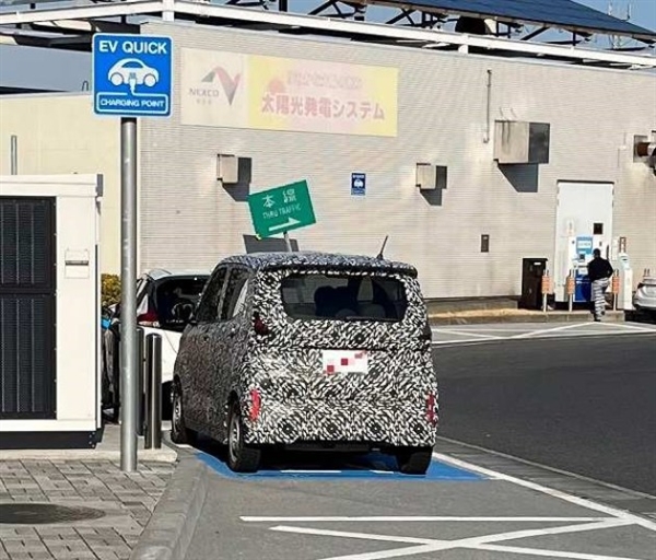 日產牌&OpenCurlyDoubleQuote;宏光MINI EV&rdquo;曝光：續航300公里、賣11萬多