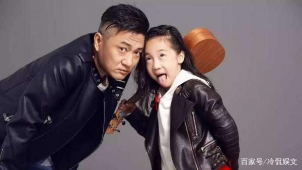 “錯過”兩位佳人，娶素人為妻，演技炸裂為人低調，他是誰？