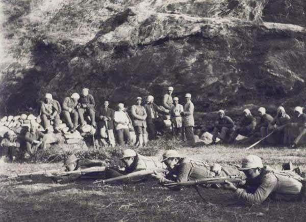 軍史上極為罕見的戰例：我軍用上千條狗擺出怪陣，敵軍不戰而降