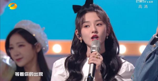 芒果臺跨年晚會妝容複製鞠婧禕?化妝師坑慘楊冪,吳昕造型線上 芒果臺跨年晚會妝容複製鞠婧禕?化妝師坑慘楊冪,吳昕造型線上