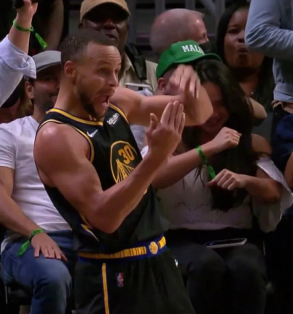 世紀和解!本-華萊士和阿泰同框合影!裁判啊,你去惹庫裡幹嘛 世紀和解!本-華萊士和阿泰同框合影!裁判啊,你去惹庫裡幹嘛