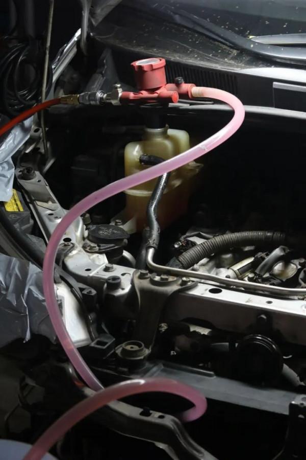 「情懷玩車」翻新一輛2008年的&OpenCurlyDoubleQuote;豐田子彈頭&rdquo;，經典老車再復活