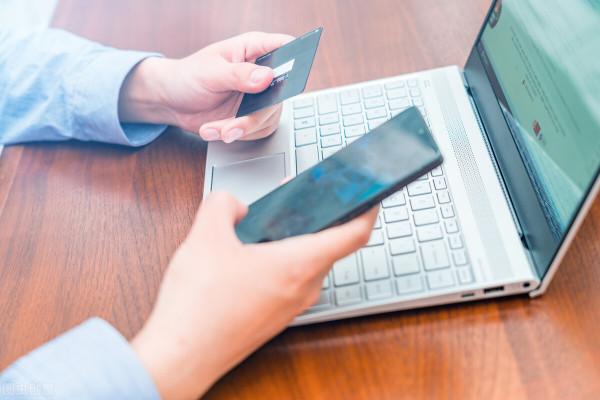 我，今年42歲，疫情下破產無力還房貸，現在剛開始跑代駕和外賣