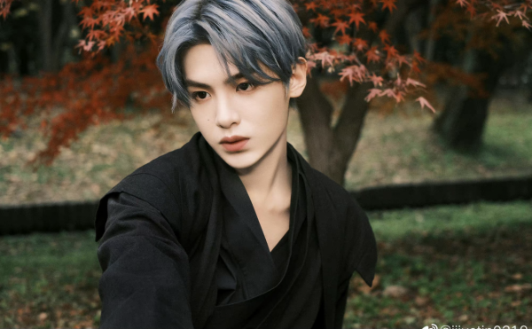 黃明昊秋日楓葉大片