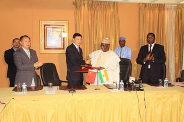 28年前中國姑娘遠嫁非洲黑人，從父母反對到中尼斷交，終修成正果