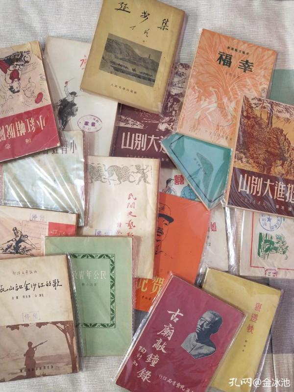 餘淘書三十年，始終堅持“菲飲食、惡衣裳、減奉祿、買書讀”