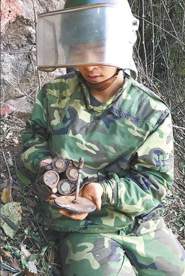 排雷英雄杜富平，和平年代立下一等功，如今政府贍養他終生