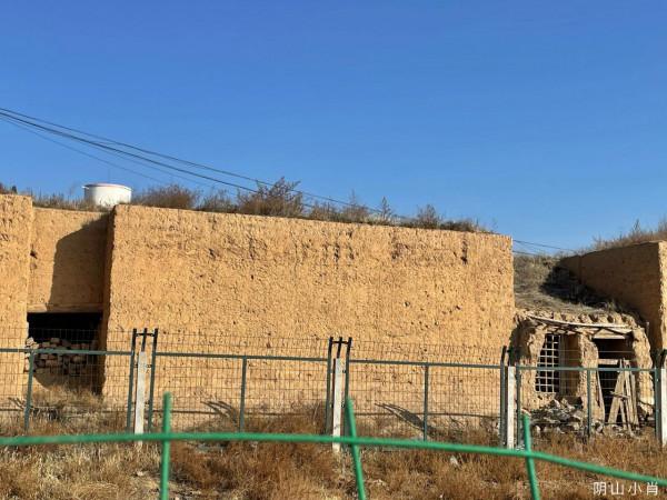 探尋拍攝包頭境內一段儲存完整的戰國趙北長城遺址 探尋拍攝包頭境內一段儲存完整的戰國趙北長城遺址