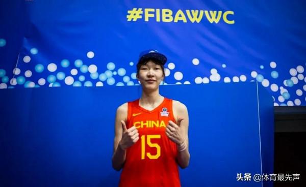 女籃姑娘們提前戴上了澳大利亞世界盃正賽帽，14人=14美女