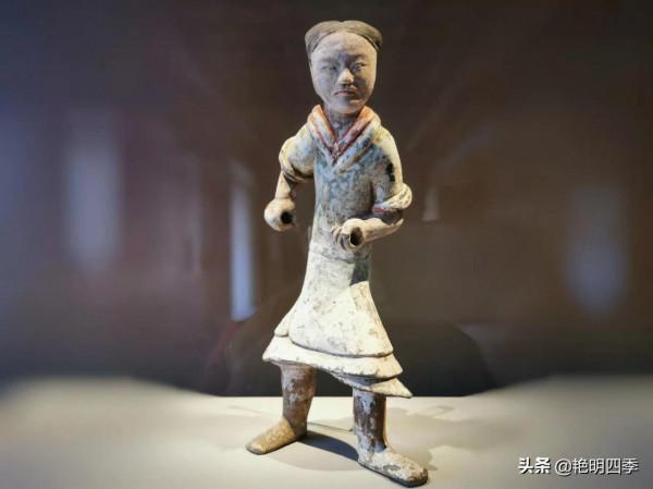 繼續走故宮西路，去看那些與太后們有關和無關的寶貝