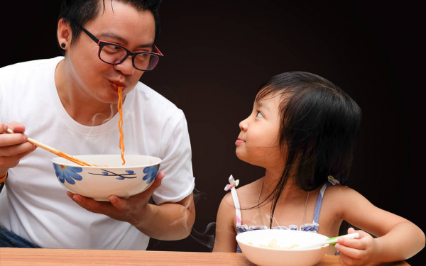 爸爸身上的幾個“缺陷”,更易遺傳女兒,寶媽多注意,以免娃自卑 爸爸身上的幾個“缺陷”,更易遺傳女兒,寶媽多注意,以免娃自卑