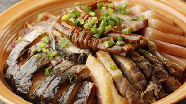 湖南最出名的12道名菜，香辣可口，又鮮又嫩，自己在家也能輕鬆做