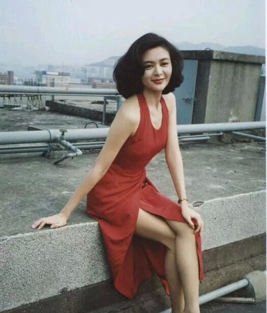 讓女明星紛紛上頭的“港風”造型，憑什麼成為顏值放大器？