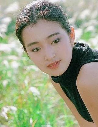 一組鞏俐還沒有成為鞏皇的照片：好清純好美麗，大家喜歡她嗎？