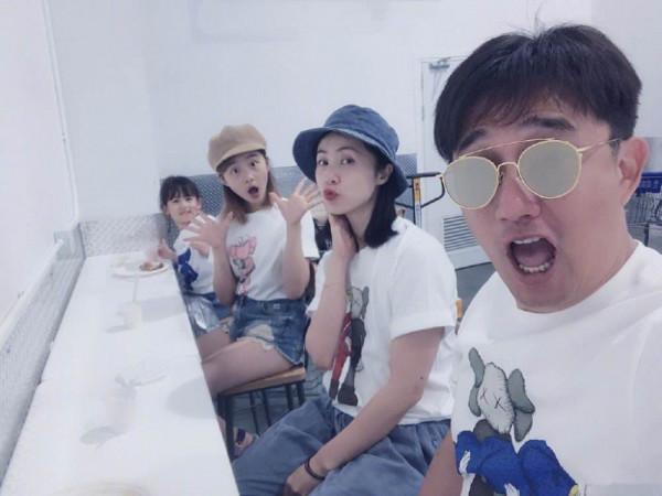 6位娛圈明星夫妻，從校服到婚紗，個個娶初戀，在一起最長40年