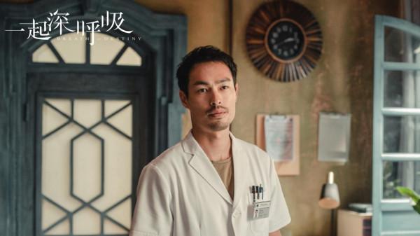 醫療劇《一起深呼吸》重新定檔，楊佑甯戚薇主演，收視好卻被撤檔