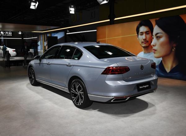 外觀大氣有活力，內飾突出高階感，大眾邁騰值得選嗎？