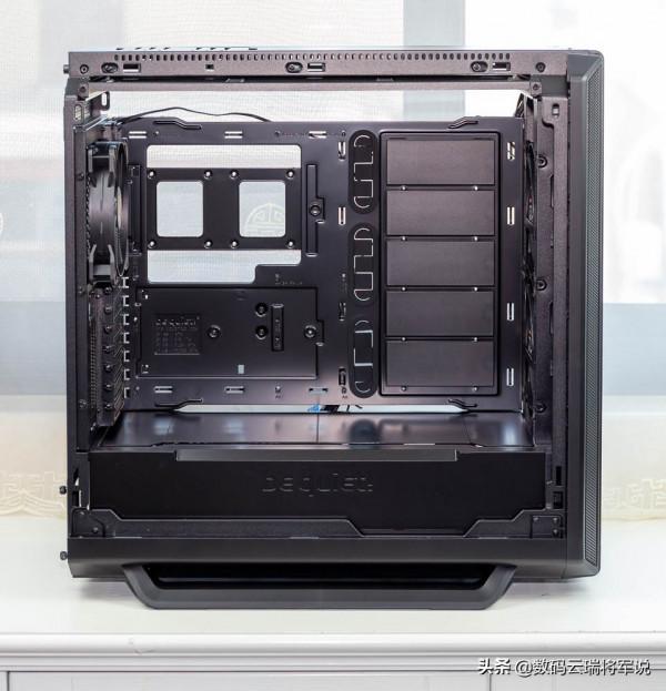 全模組化設計的靜音側透機箱——SILENT BASE 802 機箱黑色版輕體驗 全模組化設計的靜音側透機箱——SILENT BASE 802 機箱黑色版輕體驗