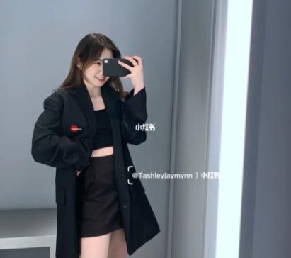 如何當上巴黎世家櫃姐?00後女子自曝學歷高低不重要,薪水還不錯 如何當上巴黎世家櫃姐?00後女子自曝學歷高低不重要,薪水還不錯