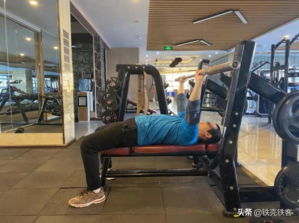 胸部訓練第二講 平板槓鈴臥推 胸部訓練第二講 平板槓鈴臥推