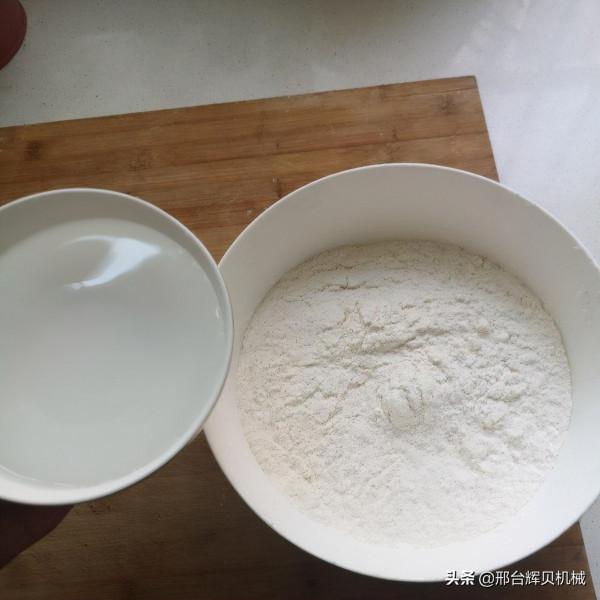 教您一款經濟實用的做包子的發麵技巧