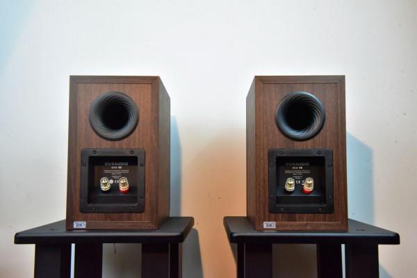 大眾買得起的丹拿書架箱上手：僅靠技術細節就足以驗明正身