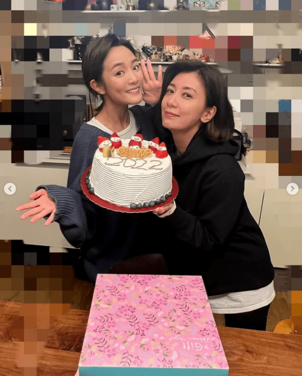 賈靜雯曬聚會照氣氛極佳 三個女兒齊出鏡畫面養眼