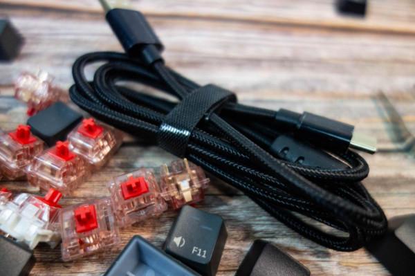 買了把鍵盤，我把它的鍵帽、軸體全拆了