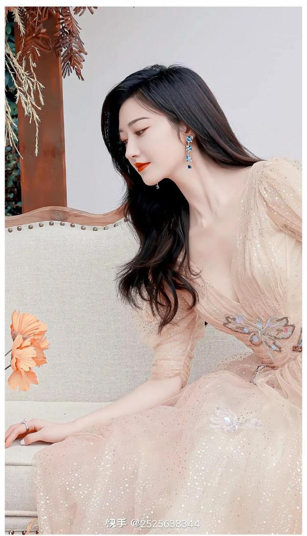 青春靚麗女神景甜