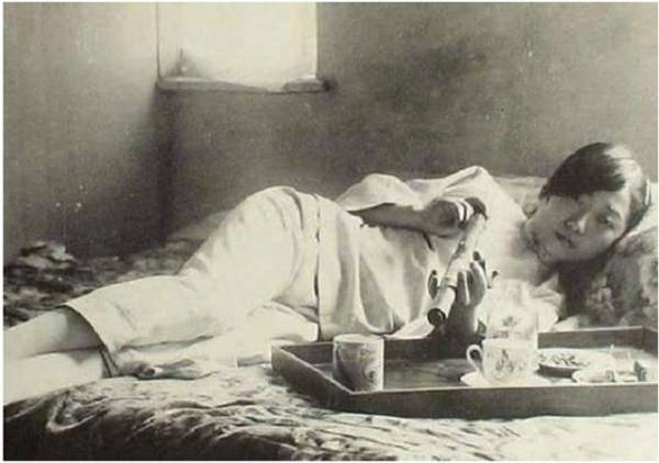 末代皇后長得漂亮，吸食煙土精神異常，屍體被棄臭水溝