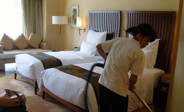 為何住酒店總會看到“小卡片”?資訊是否屬實?保潔員:直接丟掉 為何住酒店總會看到“小卡片”?資訊是否屬實?保潔員:直接丟掉