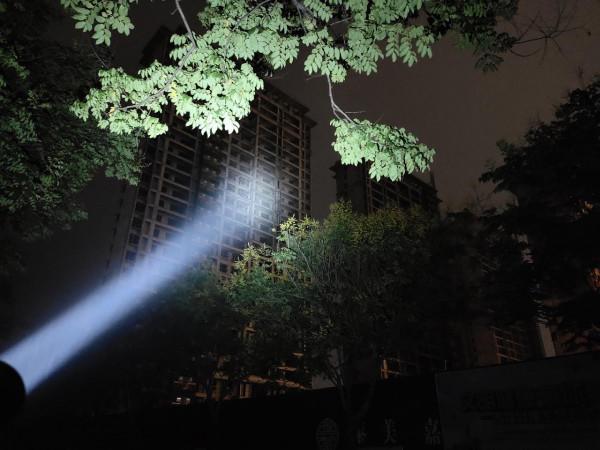 遠射出眾的“虎頭”手電,sofirn索菲恩IF22A透鏡版體驗 遠射出眾的“虎頭”手電,sofirn索菲恩IF22A透鏡版體驗