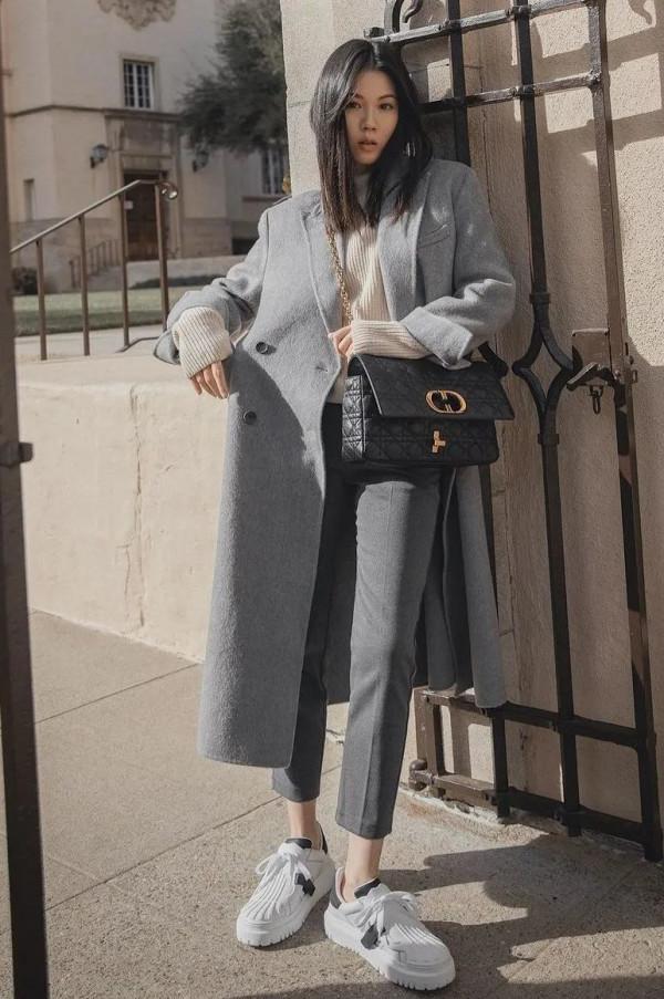 九分褲+平底鞋，才是早秋最潮搭配