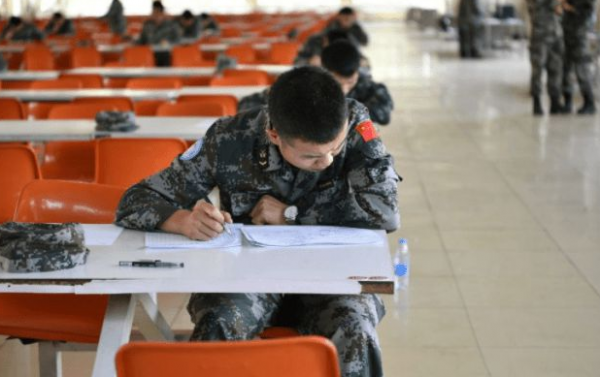 50萬和事業編,退伍軍人到底應該怎麼選?來看看大部分人的選擇 50萬和事業編,退伍軍人到底應該怎麼選?來看看大部分人的選擇