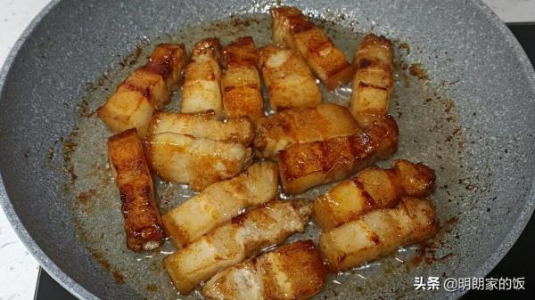 曬曬三口之家的一餐，有葷有素都是家人愛吃的，肉骨頭啃著超過癮