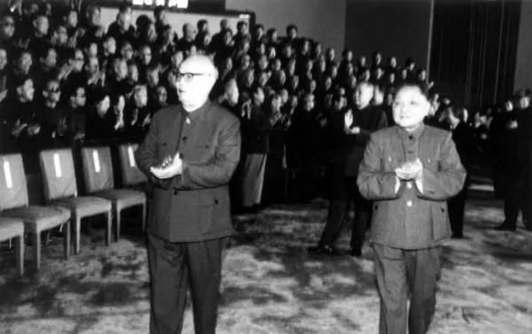 葉劍英過80大壽,鄧小平要求多插一根蠟燭,葉帥:還是你想得深遠 葉劍英過80大壽,鄧小平要求多插一根蠟燭,葉帥:還是你想得深遠