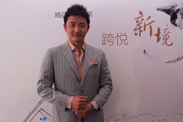 “人間清醒”塗巖松:娶平凡女友,戲紅人不紅,低調到無人問津 “人間清醒”塗巖松:娶平凡女友,戲紅人不紅,低調到無人問津