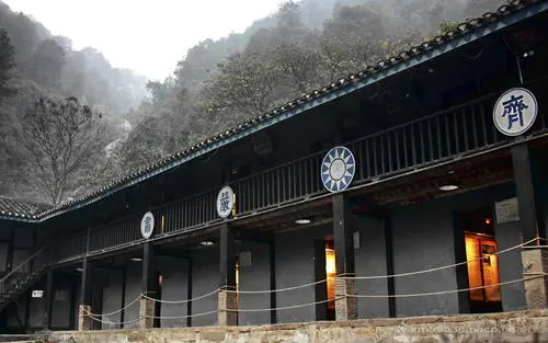 渣滓洞屠殺唯一倖存的女戰士,掃射未死跳進尿池逃生,後來如何? 渣滓洞屠殺唯一倖存的女戰士,掃射未死跳進尿池逃生,後來如何?