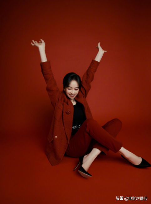 春晚時尚：馬凡舒驚豔登場，趙麗穎俏皮，鄧超被喊話代言海瀾之家