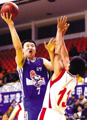 接君：遼寧隊元老“北大接”，CBA“酒神”之一，現輔佐李春江