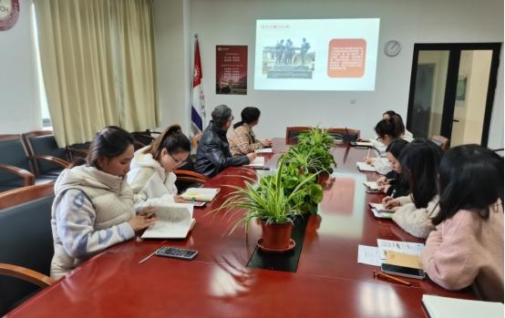 大學生畢業後想“留校任教”，需滿足3個必要條件，不然有難度