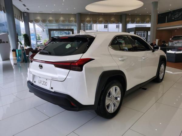 東瀛奶油小蛋糕——雷克薩斯UX200 東瀛奶油小蛋糕——雷克薩斯UX200