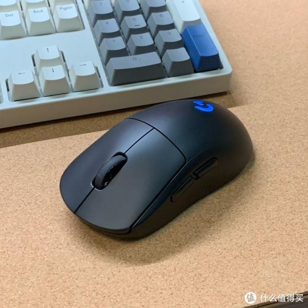 雙11打造自己的桌面，小鋼炮8.8L A3 CNC機箱塞下6600xt+3600+4盤