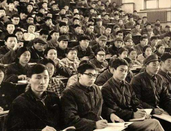 28年前，以692分考入人大，畢業後嫁入農村的伍繼紅，淪為貧困戶