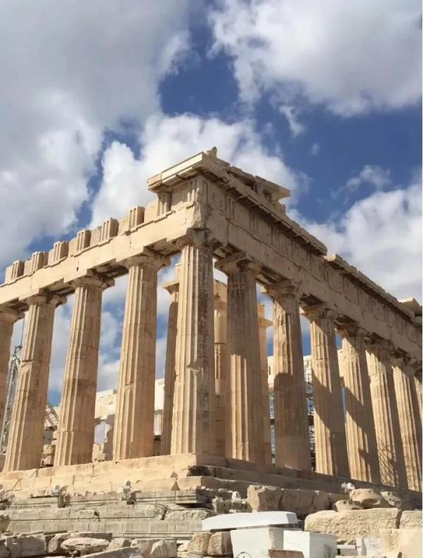 你見過海水、藍天和白雲建造的房子嗎？